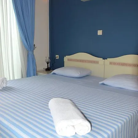 Erguvan Konukevi Foça