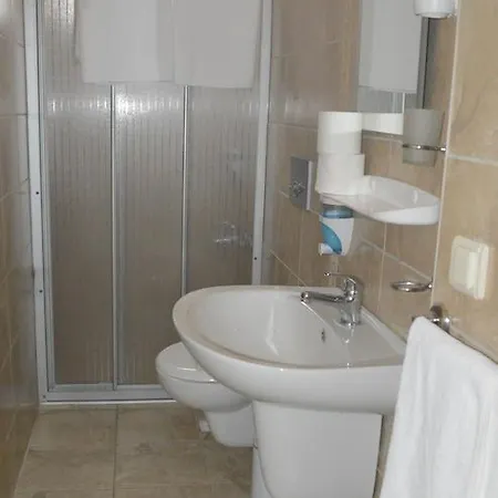 Konukevi Erguvan Foça