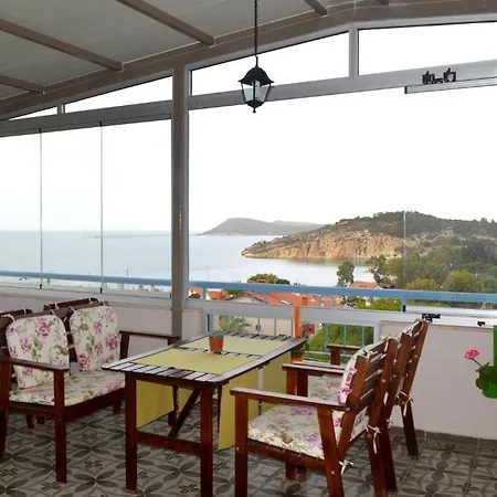 Erguvan Πανσιόν